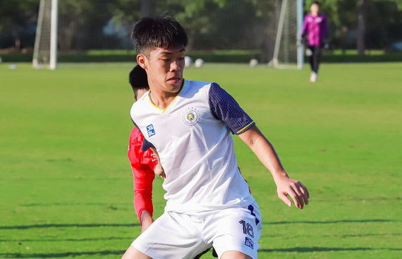 Cầu thủ trẻ Hà Nội