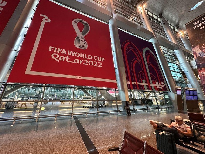 Dấu ấn của Qatar World Cup 2022, đã xuất hiện tại sân bay Hamad.