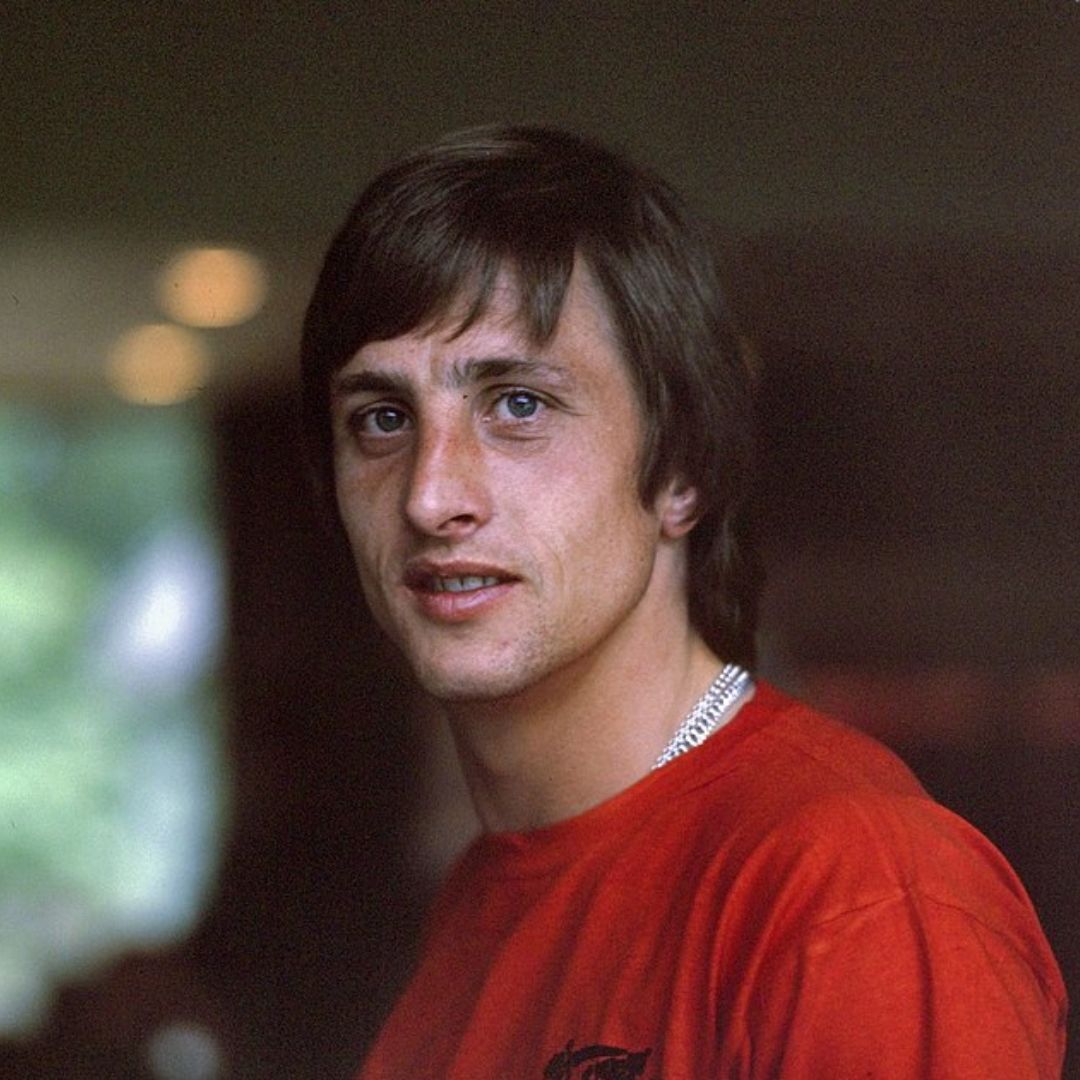 Hình 1. Johan Cruyff - cầu thủ Hà Lan chơi hay nhất mọi thời đại