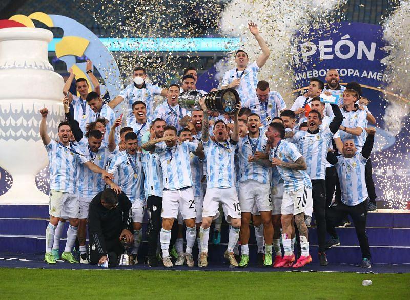 Đội tuyển Argentina giành vé cho World Cup 2022 và duy trì chuỗi 27 trận liên tiếp bất bại