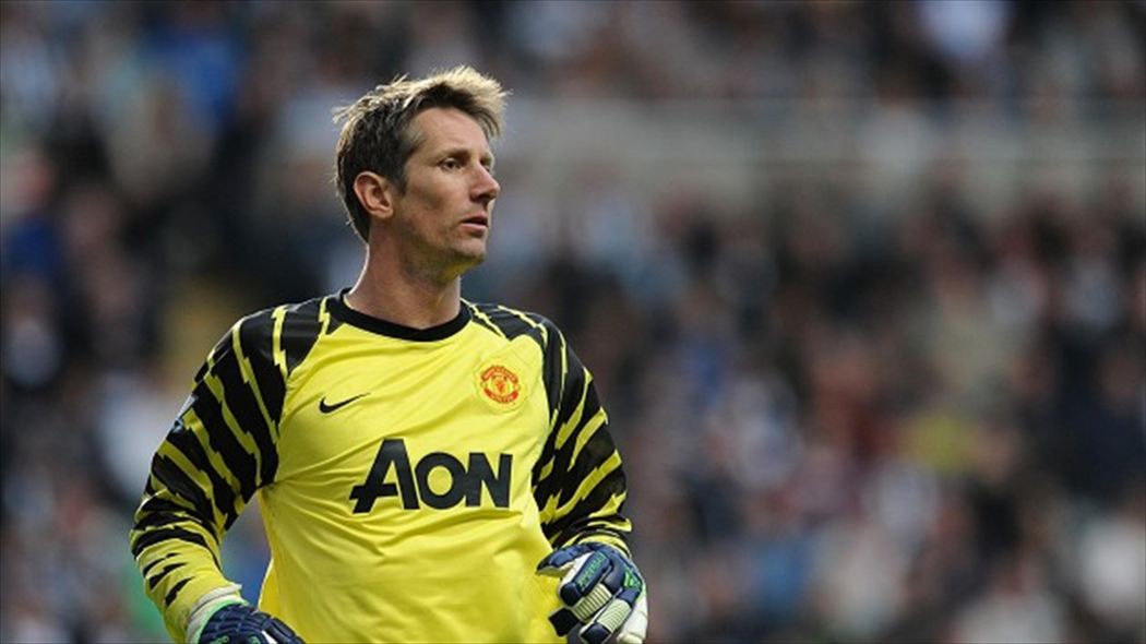 CLB Man Utd tiếp cận cầu thủ Edwin van der Sar 