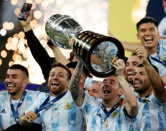 Đội tuyển Argentina đã xuất sắc dẫn đầu với 15 cup