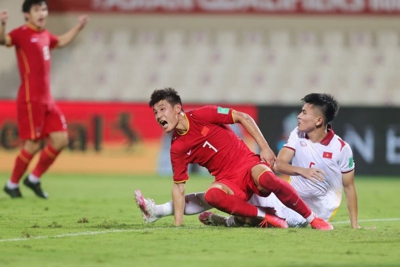 Cầu thủ Nguyễn Thanh Bình là sự lựa chọn của HLV Park tại thời điểm gam go của trận đấu
