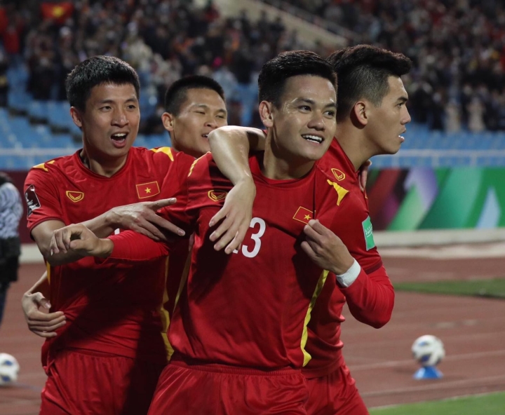 Hồ Tấn Tài trong trận đấu với U22 Trung Quốc