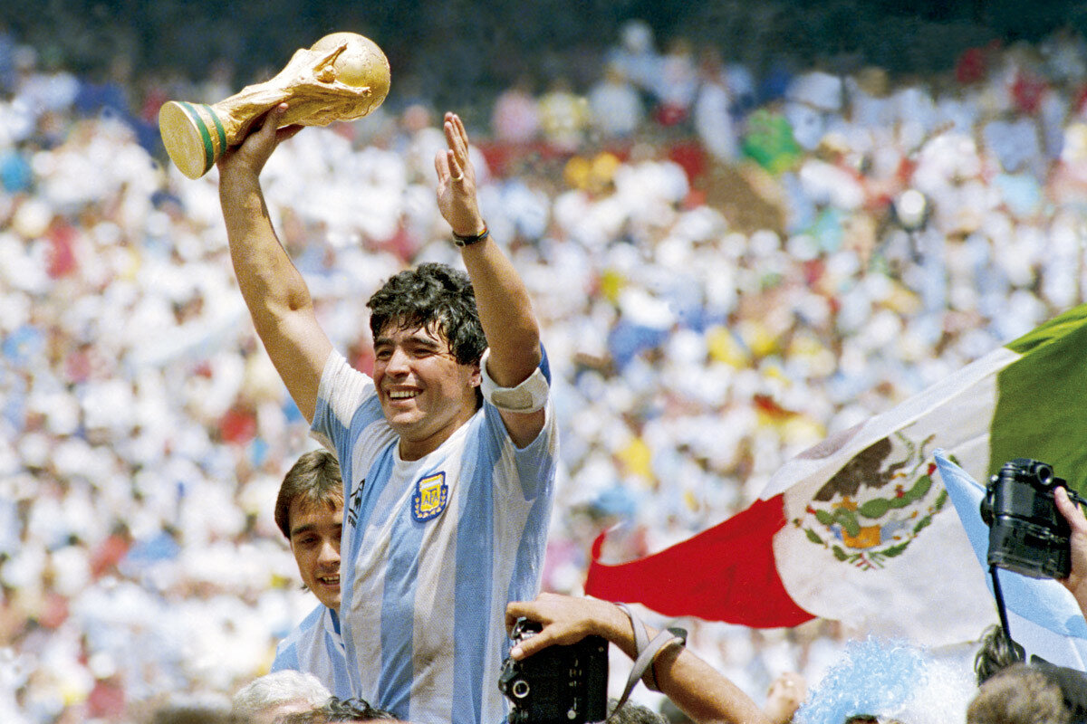 Đôi nét về tiểu sử của huyền thoại bóng đá Maradona 
