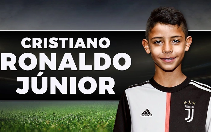 Cristiano Jr nối gót sự nghiệp bóng đá chưa cha