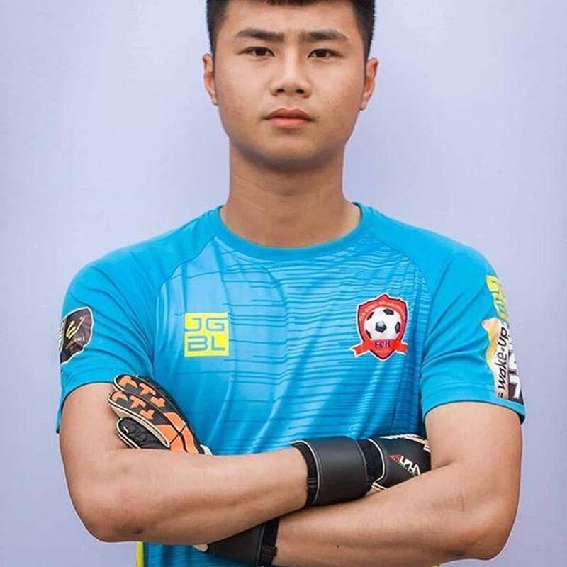Nguyễn Văn Toản cùng đồng đội thi đấu vòng loại FIFA WC 2022