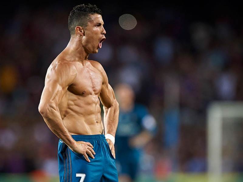 Ronaldo đẹp trai - Chân sút huyền thoại của bóng đá thế giới