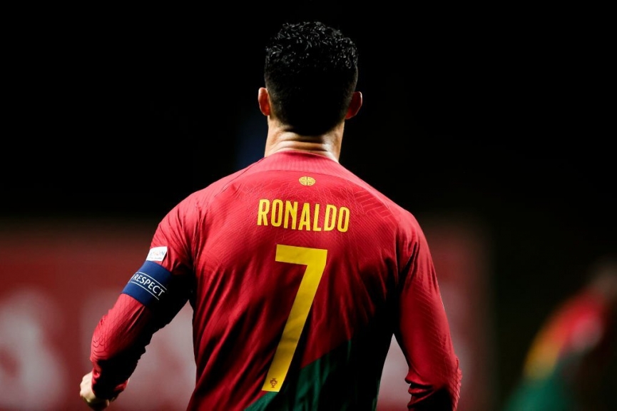Ronaldo vinh dự nhận giải Quả Bóng Vàng