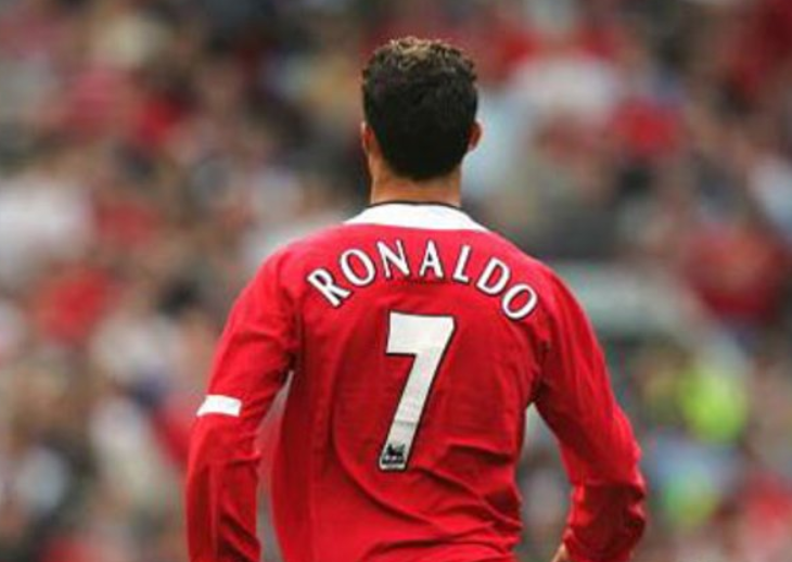 Về MU sau 12 năm Ronaldo mang áo số mấy