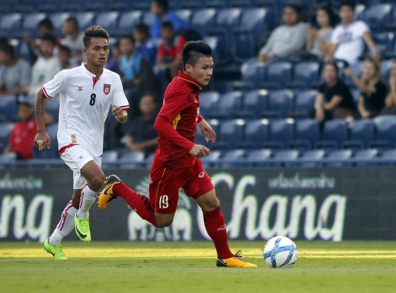 Nguyễn Quang Hải như ngôi sao thắp sáng mùa giải V-League 2017 năm ấy