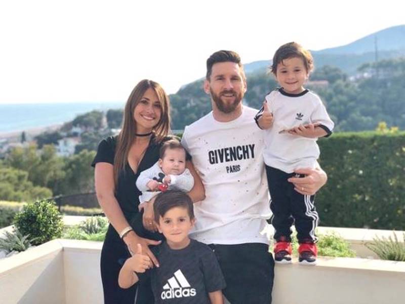Gia đình hạnh phúc của nhà Messi