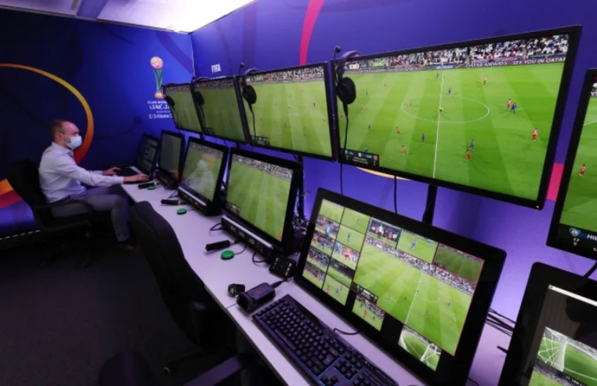 FIFA lắp nhiều máy quay để theo dõi các cầu thủ