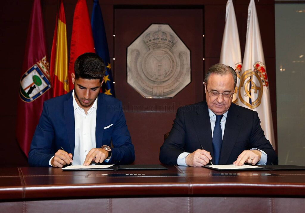 Hình ảnh Asensio ký hợp đồng với Real Madrid