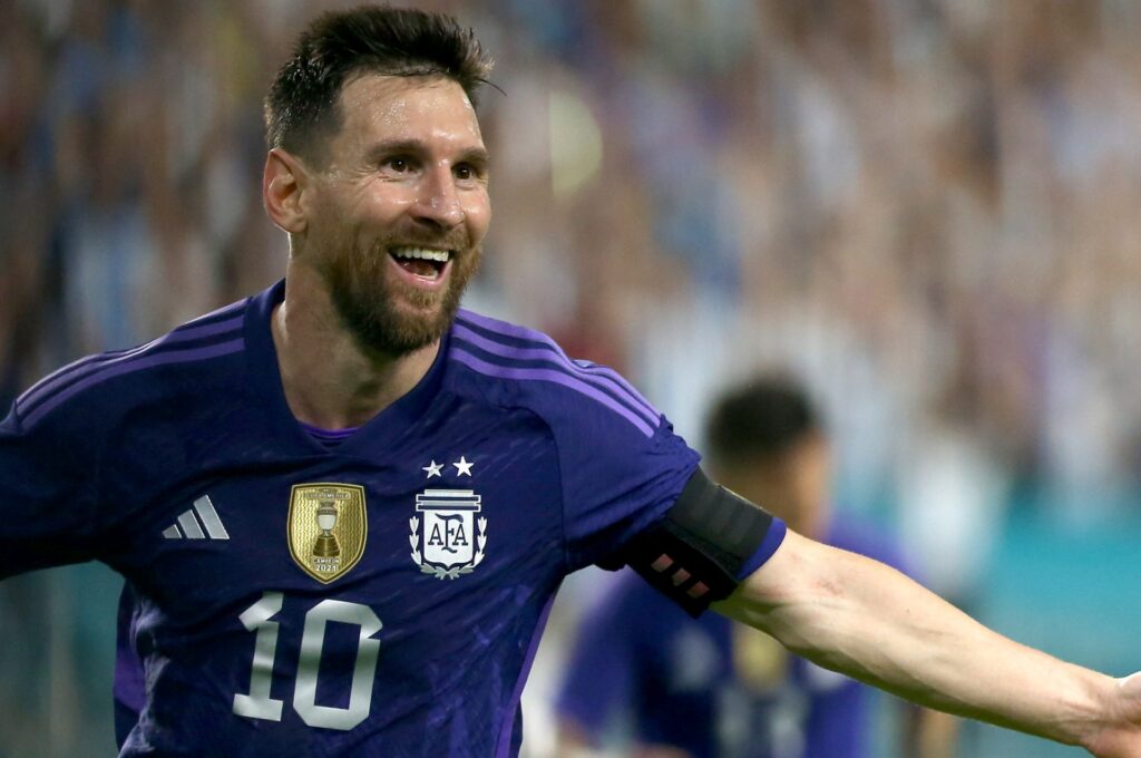 Messi đang có phong độ chói sáng trong cả màu áo câu lạc bộ và đội tuyển quốc gia