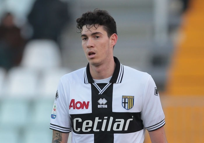 trung vệ Bastoni và bản hợp đồng cho mượn tơi CLB Parma 