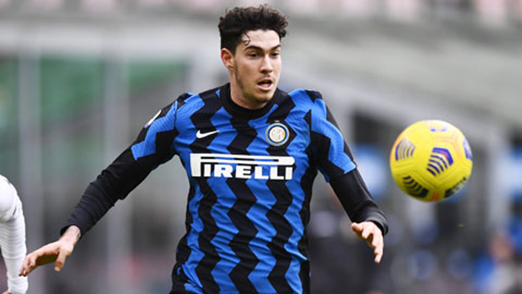 Trung vệ Bastino trong màu áo Inter