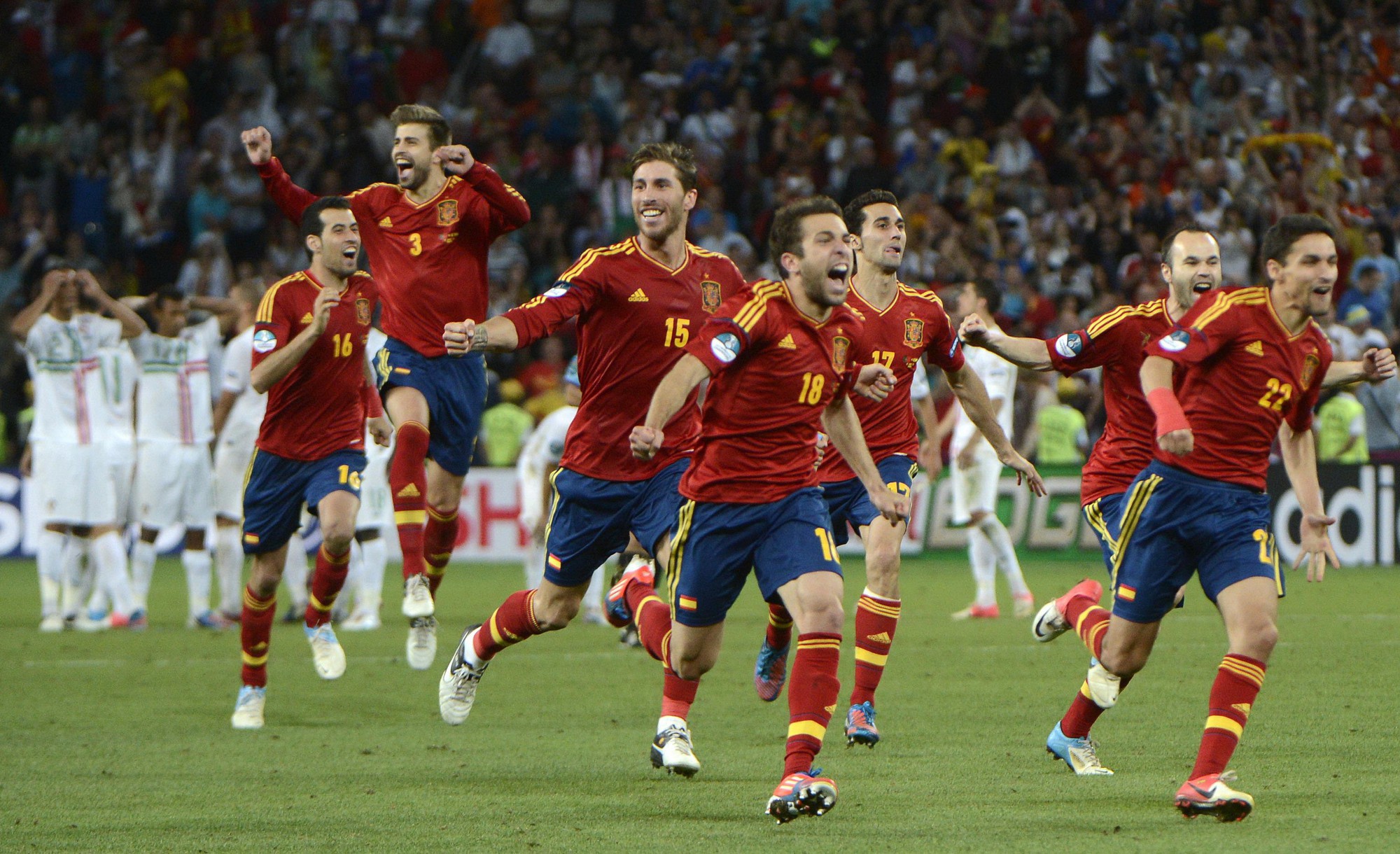 Trận đấu của đội tuyển Tây Ba Nha và Bồ Đào Nha trong trận play - off