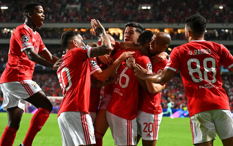 Benfica đã có một chiến dịch vòng bảng đáng ngưỡng mộ khi chiếm lấy ngôi đầu bảng của PSG hùng mạnh