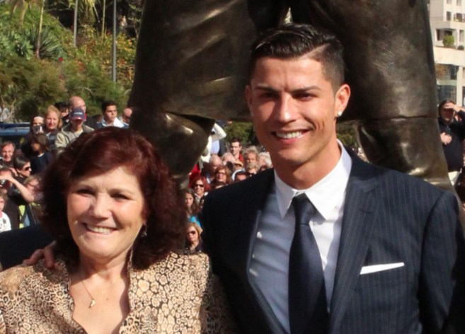 Bà Dolores hạnh phúc khi con trai bà đến Juventus