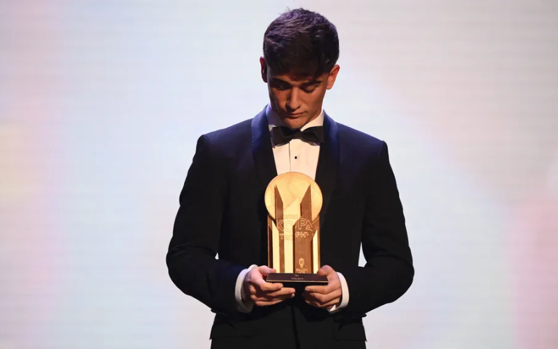 Gavi mới nhận được giải thưởng Golden Boy 2022