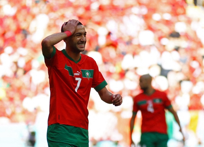 Hậu vệ Hakimi trong màu áo đội tuyển quốc gia Morocco