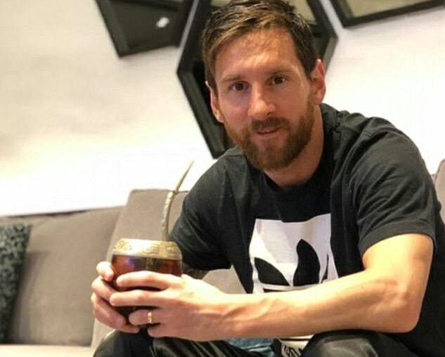 Ngoài đậu thì Messi còn uống loại trà truyền thống Argentina mỗi ngày để giảm béo