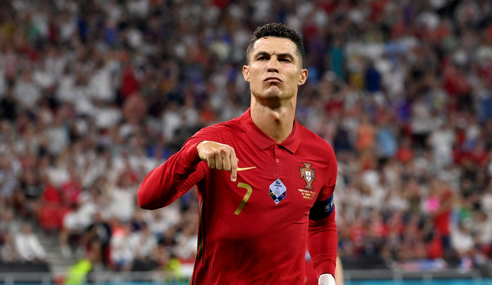 Chân dung siêu sao bóng đá Ronaldo