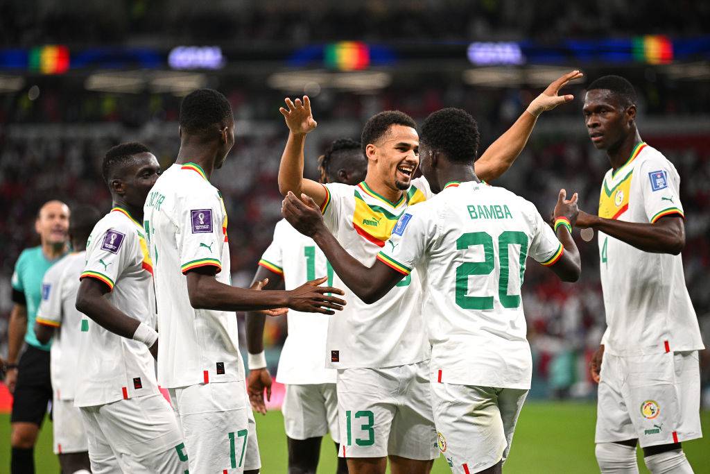 Các cầu thủ của Senegal ăn mừng với chiến thắng 3-1