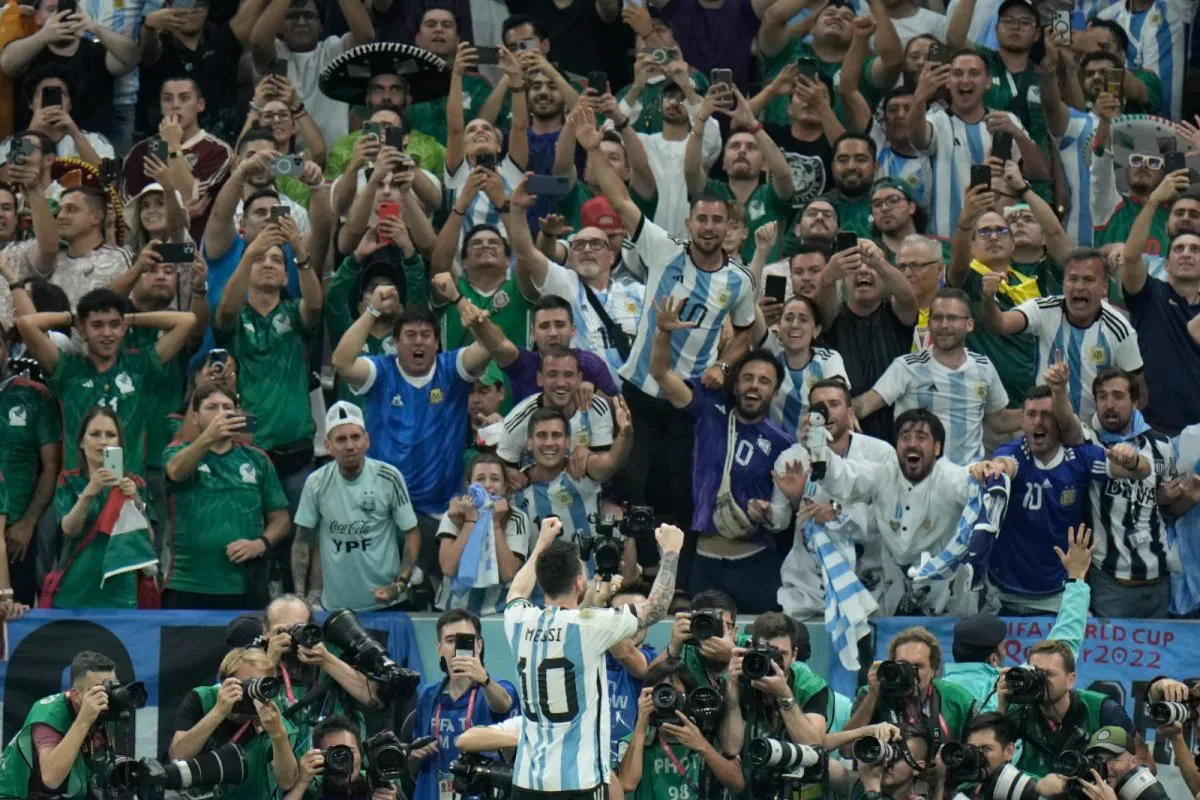 CĐV Mexico thua cuộc nhưng mục đích thật sự có lẽ để gặp Messi