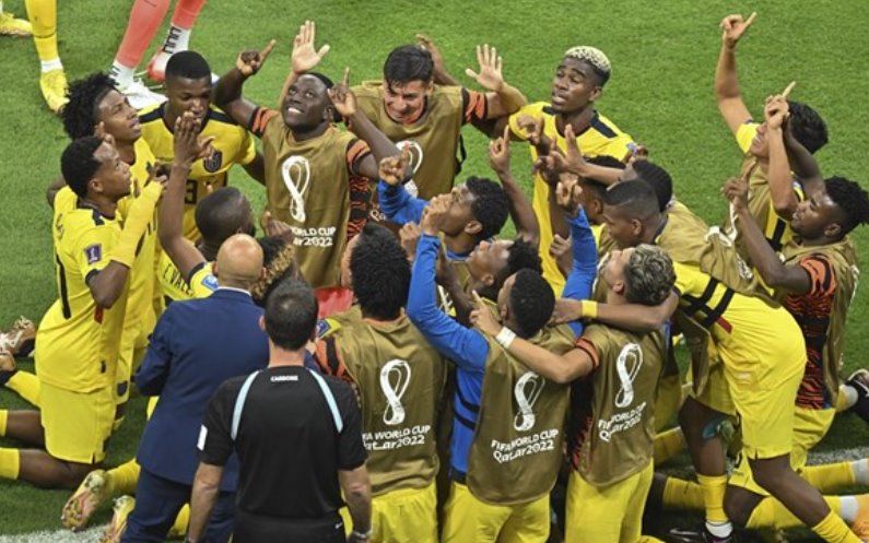 Đội tuyển Ecuador ăn mừng chiến thắng
