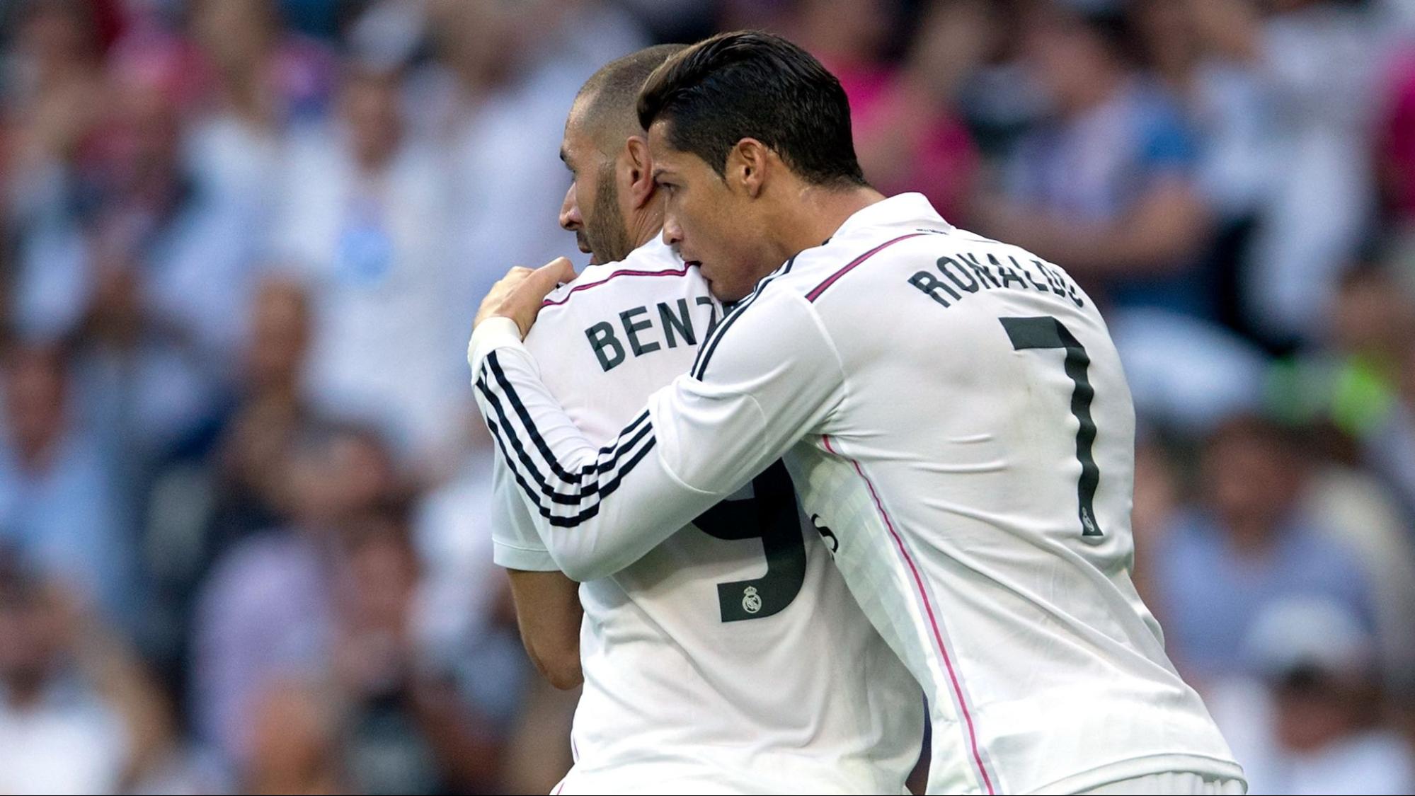 Ronaldo và Benzema từng là đồng đội thân thiết tại Real Madrid trên chiến trường “sân cỏ”.