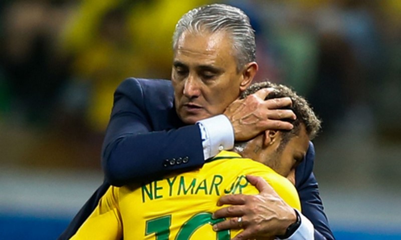 Huấn luyện viên Brazil đáp lời các câu hỏi liên quan đến Neymar