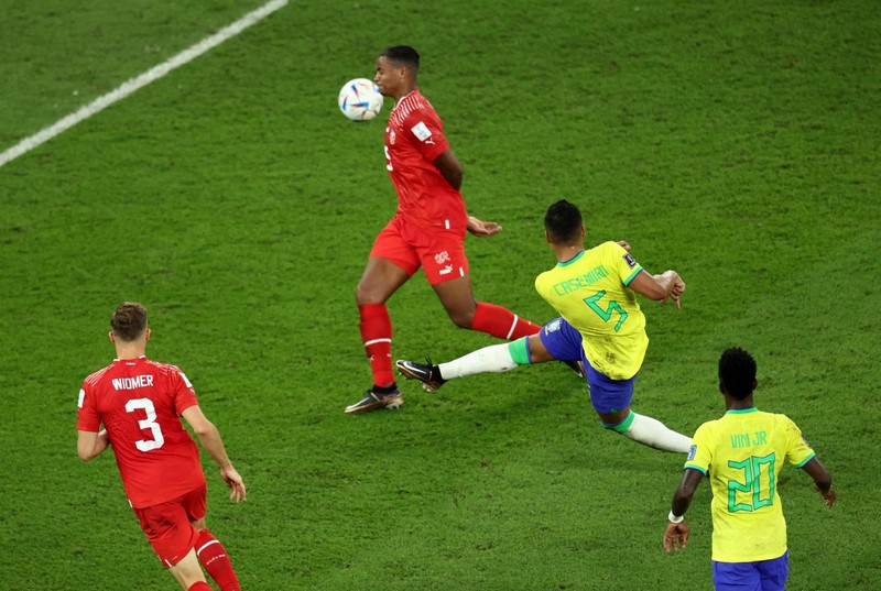 Casemiro người hùng đoạt vé ⅛ cho Brazil