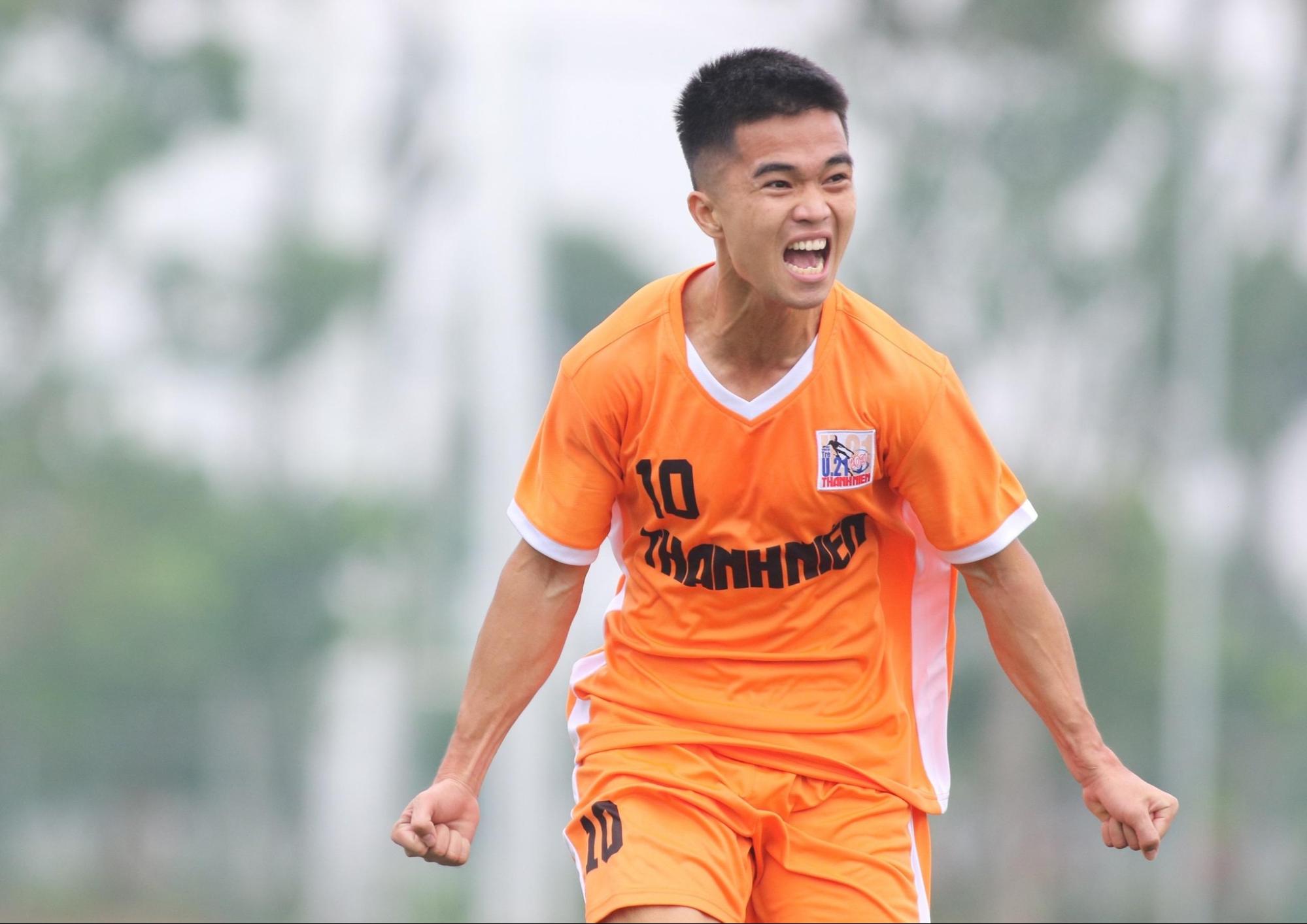 Chàng cầu thủ trẻ tài năng của ĐT Việt Nam - Đình Duy