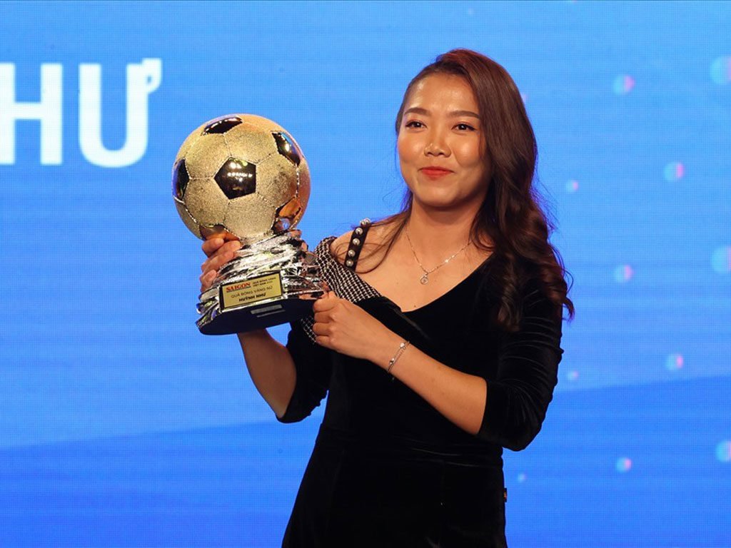 Huỳnh Như là chủ nhân Quả bóng Vàng của bóng đá nữ Việt Nam 2021