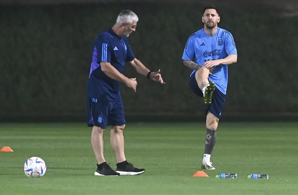Messi vắng trong buổi tập cùng đội tuyển tại Qatar
