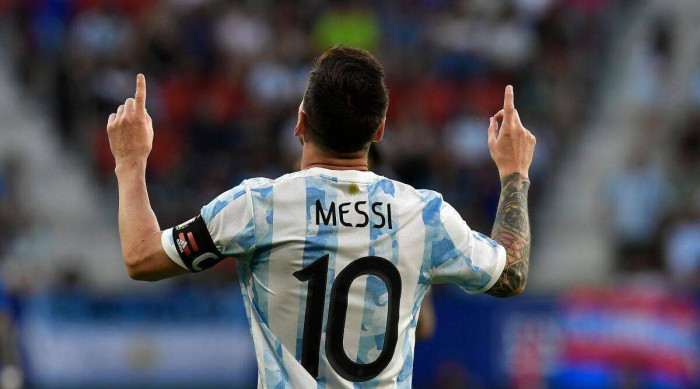 Thiên tài bóng đá Messi