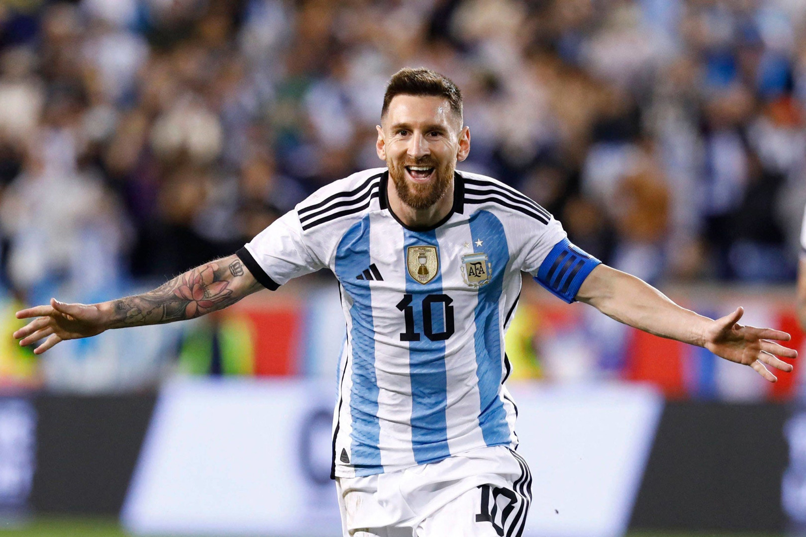 Messi đã tiếp tục kiến ​​tạo bàn thắng cực kỳ đẹp mắt thứ 2