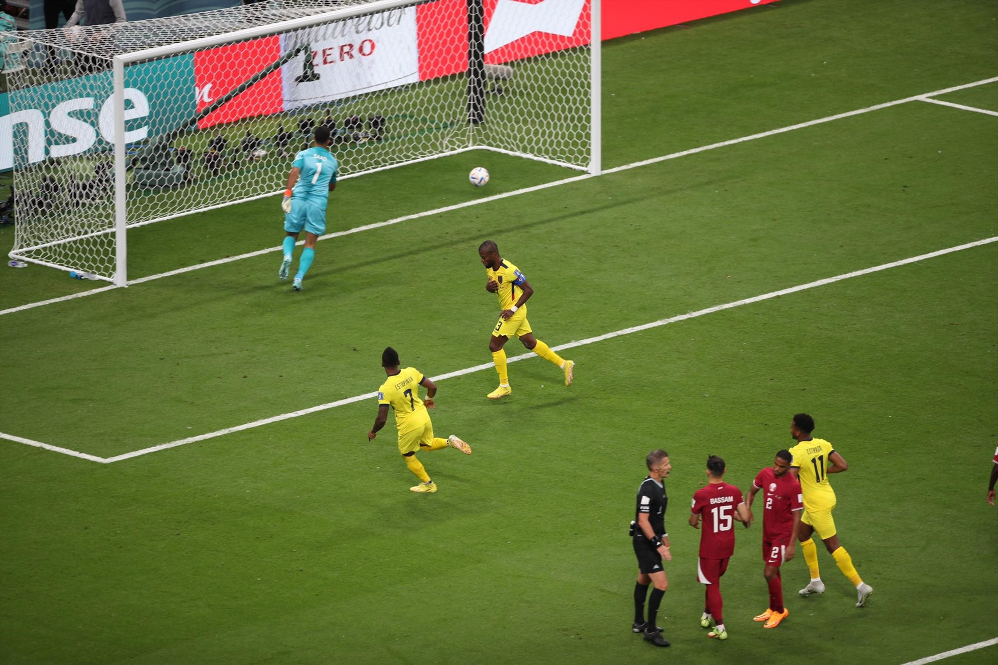 Bàn thua đầu tiên của Qatar trong hiệp một ở trận khai mạc 