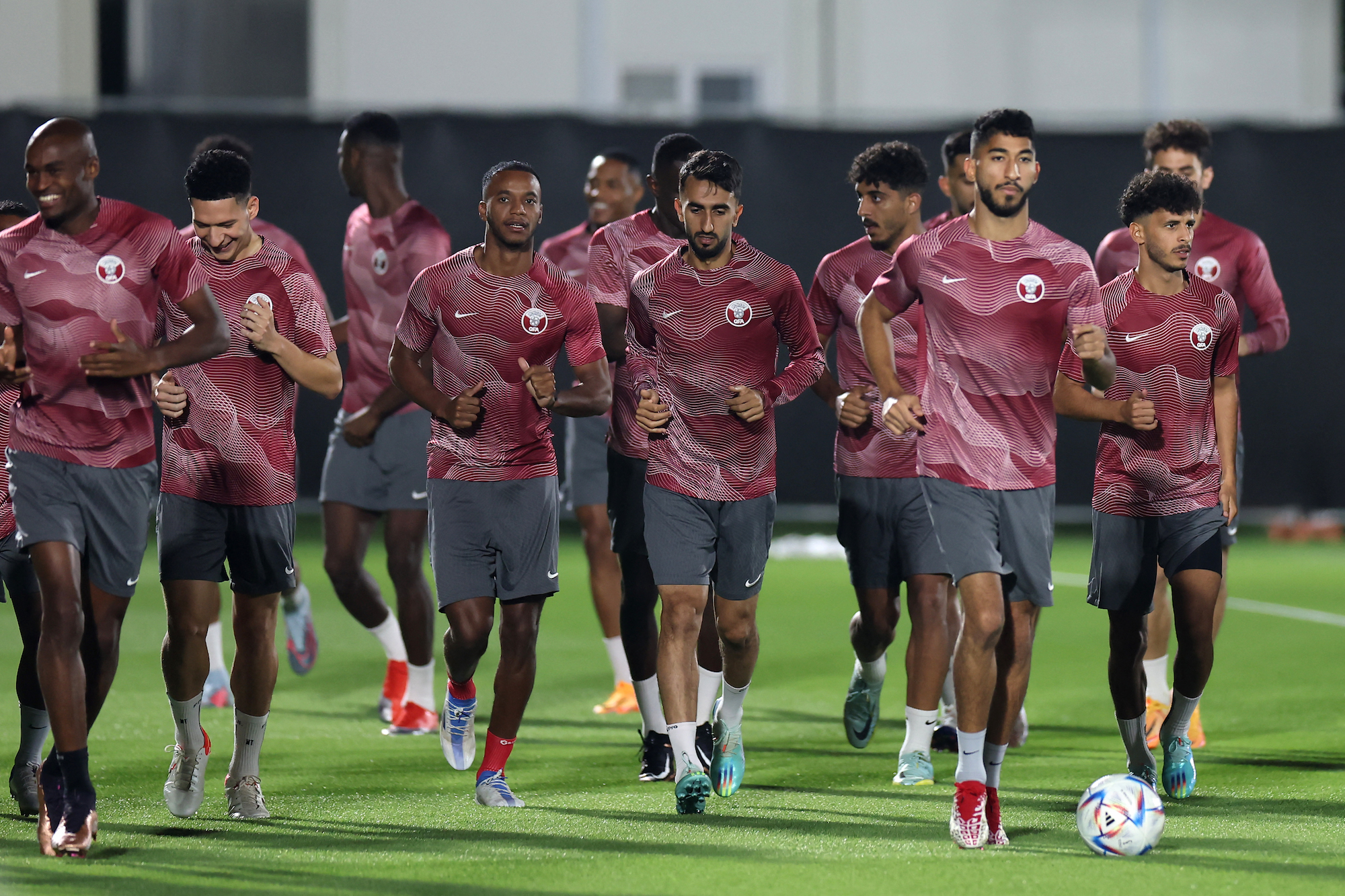 Tuyển Qatar chăm chỉ tập luyện giữ phong độ tốt trước thềm World Cup
