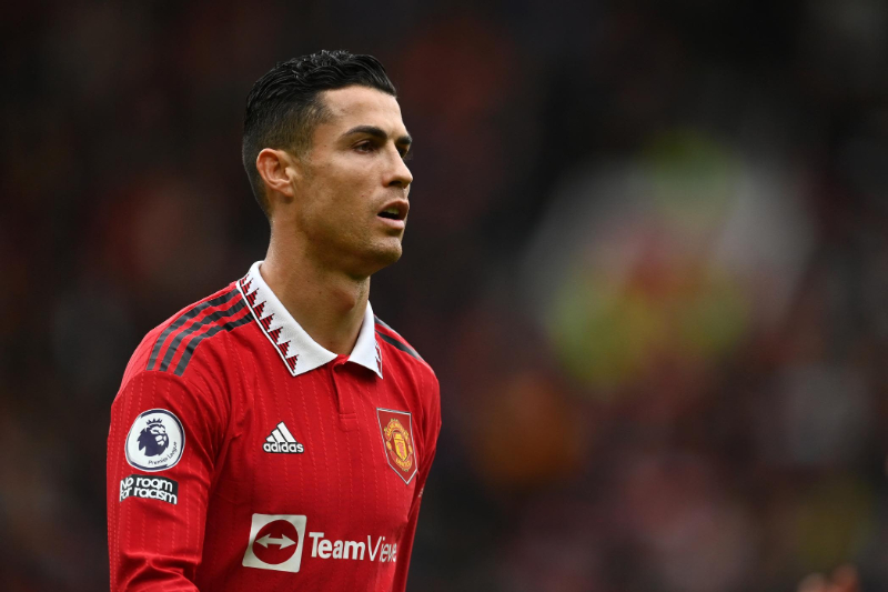 Manchester hủy hợp đồng với Ronaldo