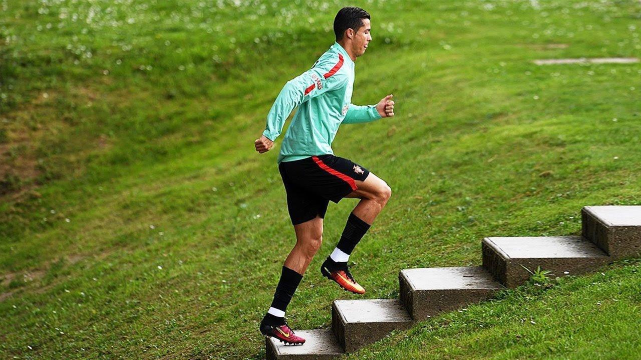 Ronaldo luyện tập 3 - 4 giờ trong một ngày