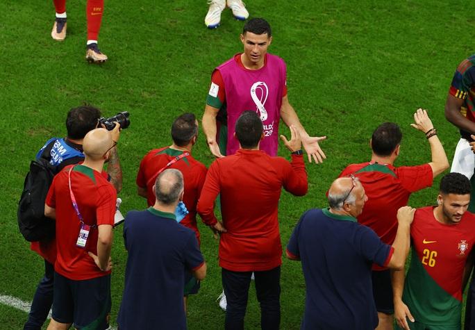 Ronaldo có phản ứng sau trận vì bàn thắng không được tính cho anh