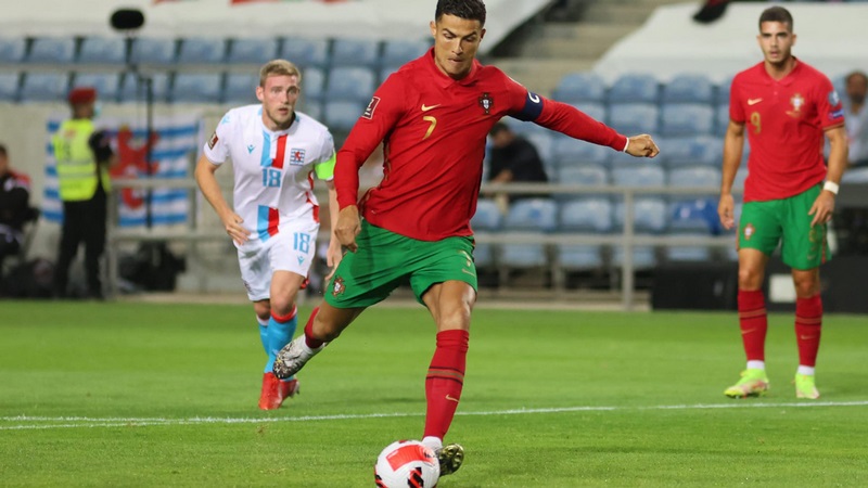 Ronaldo lập kỷ lục giúp cho Bồ Đào Nha thắng nghẹt thở Ghana