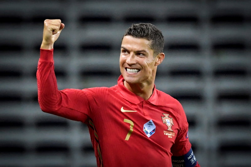 Ronaldo với niềm đam mê bóng đá mãnh liệt