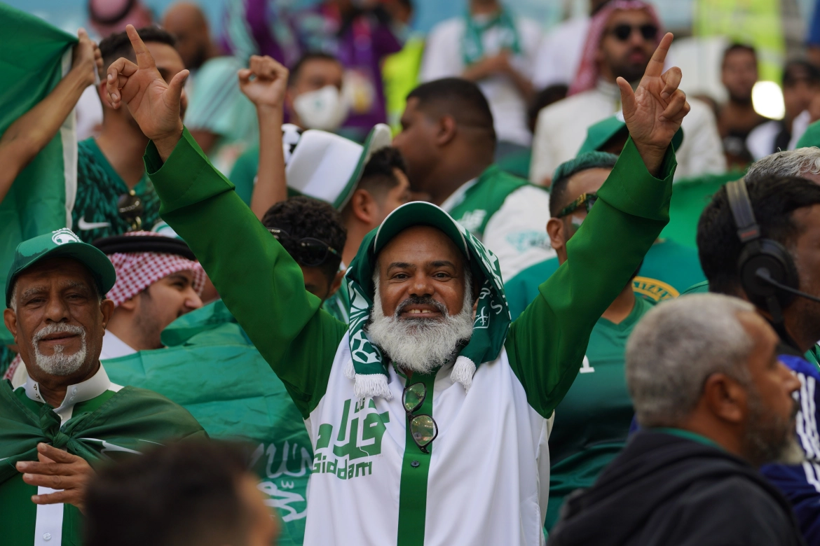 Cổ động viên Saudi Arabia ăn mừng chiến thắng lịch sử 