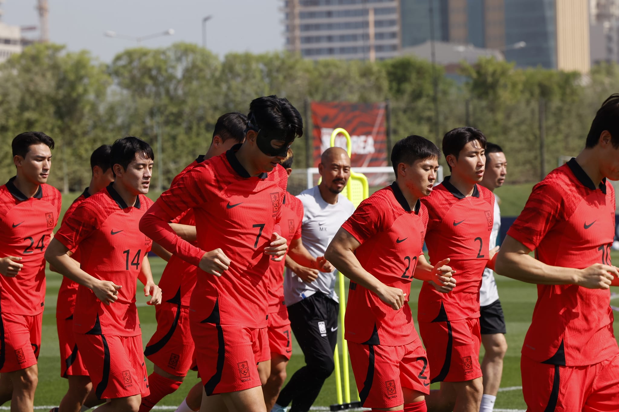 cầu thủ Hàn Quốc đang dốc toàn tâm sức để luyện tập
