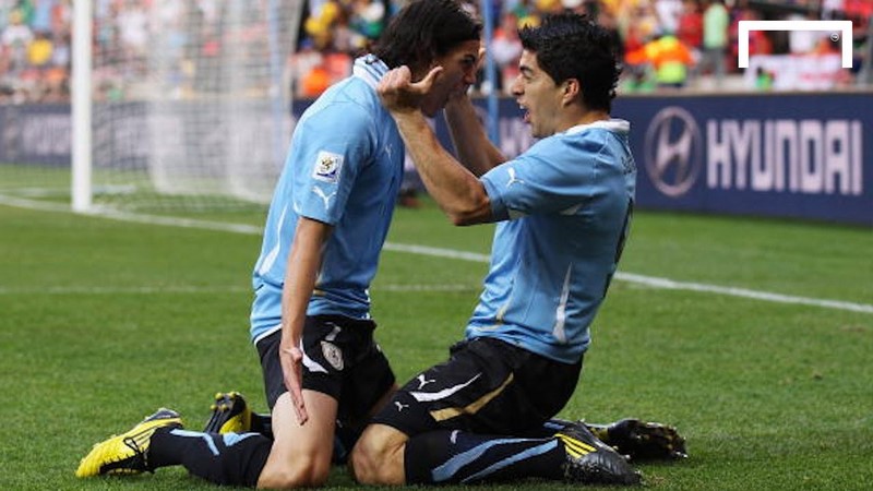 Suarez tham dự kỳ thứ tư mùa giải World Cup cùng Cavani