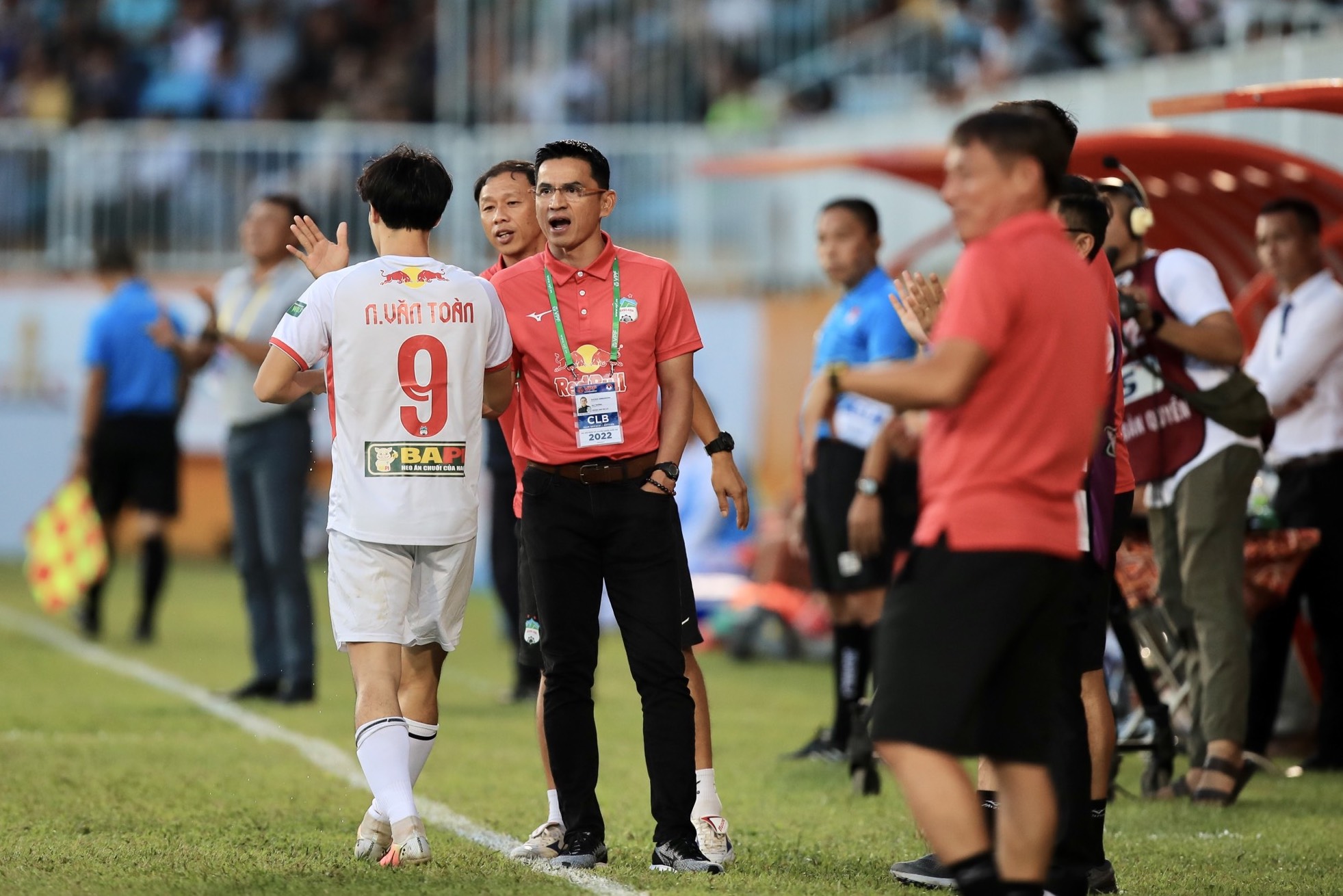 Thái Lan lo rằng HLV Kiatisak làm ảnh hưởng danh tiếng bóng đá nước nhà